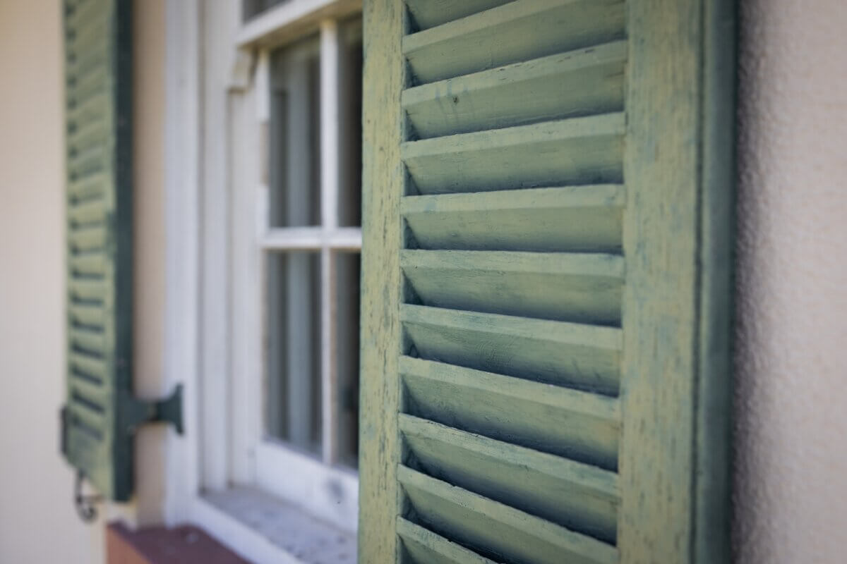 How to Choose the Right Shutters For Your Older Home 