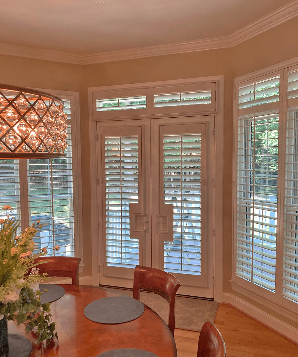 Shutters-with-traditional-tilt-bar-2